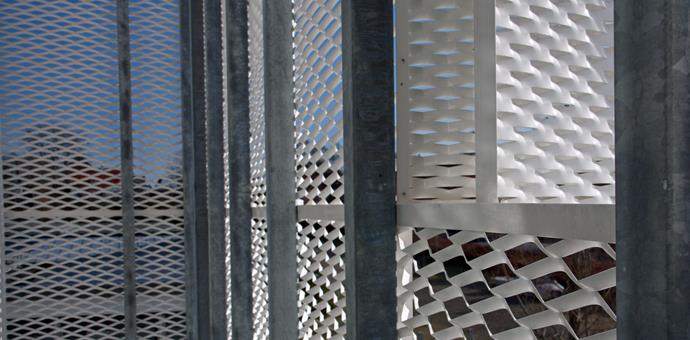 Decorative and versatile sun screens in expanded metal from RMIG.