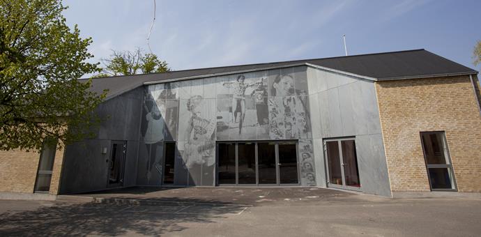Perforerede plader til facade på Skansevejens skole